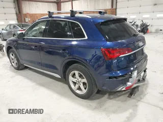2021 Audi Q5 Premium with VIN WA1AAAFY5M2060669, listed as a IAAI auction lot 41485633 with 31,182 mi miles. Bid and sale history available at carsss.com. Image 3.