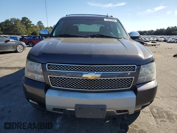 2011 Chevrolet Avalanche LT with VIN 3GNMCFE06BG168235, listed as a Copart auction lot 77015904 with 203,285 mi miles and Salvage title. Bid and sale history available at DreamBid. Image 5.