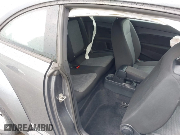 2018 Volkswagen Beetle S z VIN 3VWFD7AT1JM726428, wystawiony jako IAAI lot #42154938 z przebiegiem 41 279 mil mil oraz . Historia ofert i sprzedaży dostępna na DreamBid. Obrazek 8.