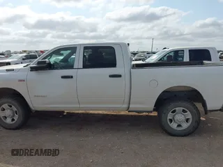 2022 Ram 2500 Tradesman с VIN 3C6UR5CJ4NG203881, выставлен на аукционе IAAI как лот 42513409 с пробегом 138 265 миль миль и . История ставок и продаж доступна на DreamBid. Изображение 14.