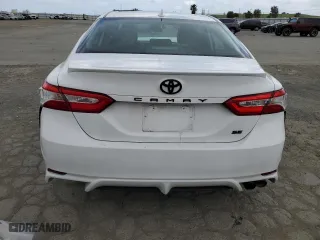 2020 Toyota Camry SE with VIN 4T1G11AK8LU925927, listed as a Copart auction lot 50589115 with 43,815 mi miles and Salvage Title. Bid and sale history available at carsss.com. Image 6.