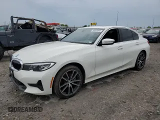 2020 BMW 3 Series 330i xDrive z VIN 3MW5R7J02L8B38844, wystawiony jako Copart lot #56363605 z przebiegiem 57 477 mil mil oraz Szkoda całkowita • Salvage title. Historia ofert i sprzedaży dostępna na DreamBid. Obrazek 1.