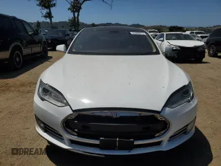 2013 Tesla Model S with VIN 5YJSA1AG9DFP13722, listed as a Copart auction lot 55988075 with 155,575 mi miles and Salvage Title. Bid and sale history available at DreamBid. Image 5.