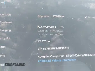 2021 Tesla Model 3 Long Range z VIN 5YJ3E1EB1MF975824, wystawiony jako IAAI lot #42146968 z przebiegiem 97 570 mil mil oraz . Historia ofert i sprzedaży dostępna na DreamBid. Obrazek 16.