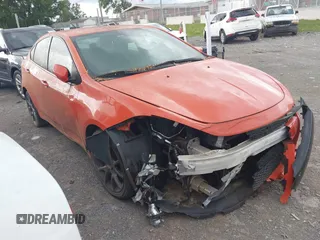 2015 Dodge Dart SXT z VIN 1C3CDFBB5FD374564, wystawiony jako IAAI lot #42471977 z przebiegiem 104 194 mil mil oraz . Historia ofert i sprzedaży dostępna na DreamBid. Obrazek 1.