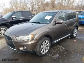 2011 Mitsubishi Outlander GT with VIN JA4JT5AX6BU034177, listed as a IAAI auction lot 41833096 with 213,554 mi miles. Bid and sale history available at carsss.com. Image 17.