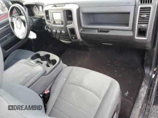2014 Ram 1500 Tradesman z VIN 3C6JR7AT6EG178677, wystawiony jako Copart lot #47951635 z przebiegiem Nie podano mil oraz Czysty tytuł • Clean title. Historia ofert i sprzedaży dostępna na DreamBid. Obrazek 8.