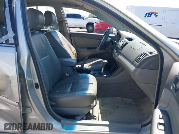 2006 Toyota Camry STD with VIN 4T1BE32K66U121154, listed as a IAAI auction lot 42472191 with 290,567 mi miles and . Bid and sale history available at DreamBid. Image 5.