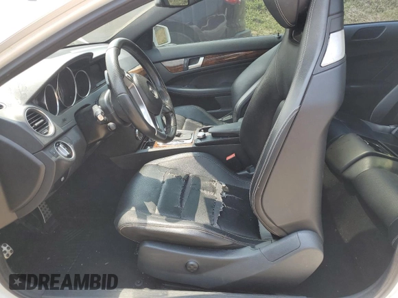 2015 Mercedes-Benz C 250 with VIN WDDGJ4HB4FG366249, listed as a Copart auction lot 59894625 with 92,439 mi miles and Clean title. Bid and sale history available at DreamBid. Image 7.
