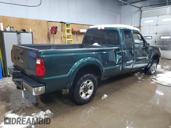 2011 Ford F-250 XL with VIN 1FT7X2BT3BEA11867, listed as a Copart auction lot 82906164 with 206,888 mi miles and Salvage Title. Bid and sale history available at DreamBid. Image 3.