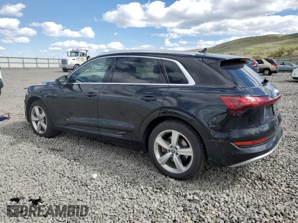 2019 Audi e-tron Premium Plus z VIN WA1LABGE1KB021741, wystawiony jako Copart lot #54774875 z przebiegiem 80 489 mil mil oraz Szkoda całkowita • Salvage title. Historia ofert i sprzedaży dostępna na DreamBid. Obrazek 2.