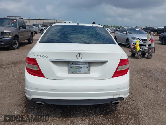 2009 Mercedes-Benz C 300 Sport с VIN WDDGF54XX9R069942, выставлен на аукционе IAAI как лот 42072983 с пробегом 159 064 миль миль и . История ставок и продаж доступна на DreamBid. Изображение 16.