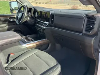 2024 Chevrolet Silverado 3500HD LT with VIN 1GC4YTEY4RF240866, listed as a Copart auction lot 85077284 with 6,933 mi miles and Salvage Title. Bid and sale history available at carsss.com. Image 5.