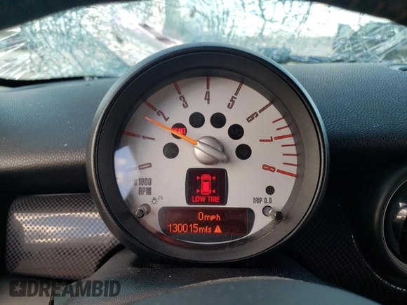 2014 MINI Clubman S z VIN WMWZG3C52ETY33460, wystawiony jako Copart lot #82752834 z przebiegiem 130 015 mil mil oraz Szkoda całkowita • Salvage title. Historia ofert i sprzedaży dostępna na DreamBid. Obrazek 9.