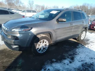 2017 Jeep Cherokee Latitude with VIN 1C4PJMCS8HW620426, listed as a IAAI auction lot 41252209 with 136,138 mi miles. Bid and sale history available at carsss.com. Image 18.
