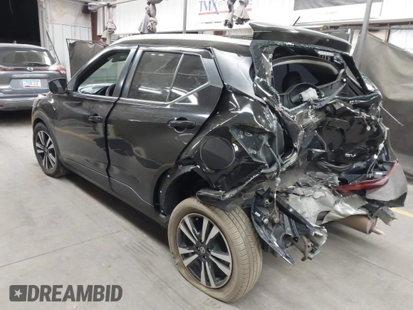 2019 Nissan Kicks SV with VIN 3N1CP5CU0KL554488, listed as a IAAI auction lot 41567731 with 92,951 mi miles. Bid and sale history available at carsss.com. Image 3.