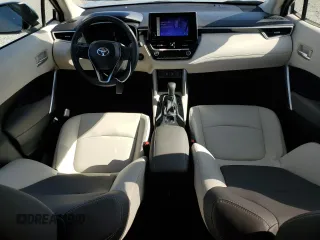 2024 Toyota Corolla Cross XLE z VIN 7MUDAABG9RV101729, wystawiony jako Copart lot #57681495 z przebiegiem 5 870 mil mil oraz Szkoda całkowita • Salvage title. Historia ofert i sprzedaży dostępna na DreamBid. Obrazek 8.