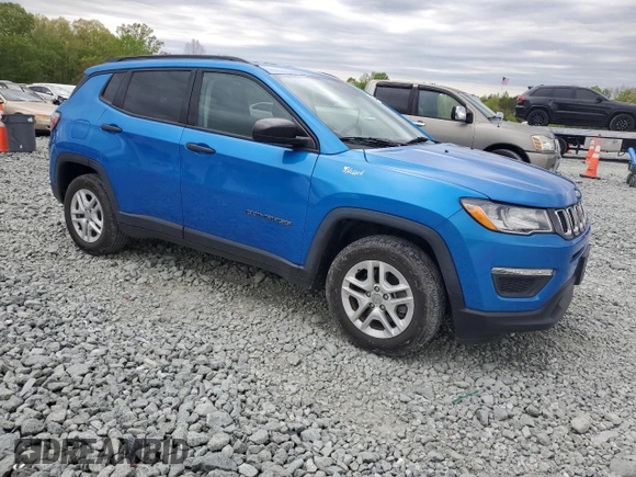 2018 Jeep Compass Sport z VIN 3C4NJCAB4JT124295, wystawiony jako Copart lot #52328795 z przebiegiem 77 901 mil mil oraz Szkoda całkowita • Salvage title. Historia ofert i sprzedaży dostępna na DreamBid. Obrazek 4.