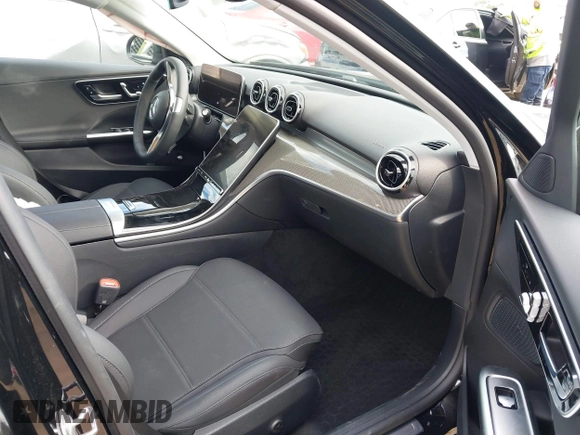 2025 Mercedes-Benz C 300 with VIN W1KAF4GBXSR238038, listed as a IAAI auction lot 41682379 with 431 mi miles and . Bid and sale history available at DreamBid. Image 5.