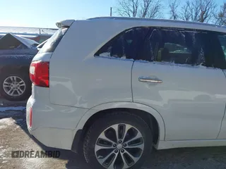2014 Kia Sorento SX Limited with VIN 5XYKWDA73EG520883, listed as a IAAI auction lot 41391858 with 98,762 mi miles. Bid and sale history available at carsss.com. Image 21.