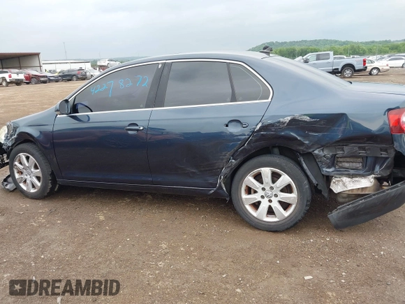 2008 Volkswagen Jetta SE with VIN 3VWRM71K48M123343, listed as a IAAI auction lot 42278272 with 206,469 mi miles and . Bid and sale history available at DreamBid. Image 15.
