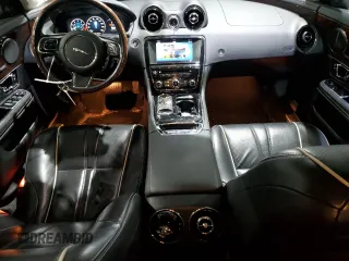 2016 Jaguar XJ R-Sport with VIN SAJWJ1CDXG8V99210, listed as a Copart auction lot 82693224 with 81,978 mi miles and Salvage title. Bid and sale history available at DreamBid. Image 8.