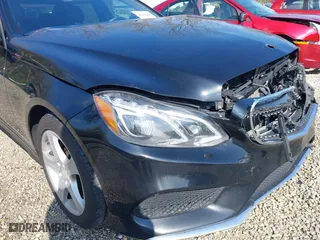 2015 Mercedes-Benz E-Class E 350 Luxury with VIN WDDHF8JB9FB111441, listed as a IAAI auction lot 41978693 with 167,079 mi miles. Bid and sale history available at carsss.com. Image 18.