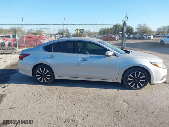2018 Nissan Altima 2.5 SL with VIN 1N4AL3AP5JC171504, listed as a IAAI auction lot 41631839 with 70,638 mi miles. Bid and sale history available at carsss.com. Image 13.