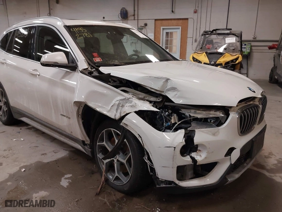 2016 BMW X1 xDrive28i with VIN WBXHT3C30G5E52065, listed as a IAAI auction lot 41552781 with 205,961 mi miles. Bid and sale history available at carsss.com. Image 6.
