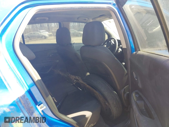 2016 Chevrolet Trax LS with VIN KL7CJKSB6GB609688, listed as a IAAI auction lot 41767569 with 86,315 mi miles. Bid and sale history available at carsss.com. Image 8.