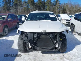 2017 Jeep Grand Cherokee Laredo with VIN 1C4RJFAGXHC959094, listed as a IAAI auction lot 41596916 with 94,611 mi miles. Bid and sale history available at carsss.com. Image 13.