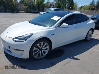 2020 Tesla Model 3 Long Range z VIN 5YJ3E1EB3LF621348, wystawiony jako IAAI lot #42121895 z przebiegiem Nie podano mil oraz . Historia ofert i sprzedaży dostępna na DreamBid. Obrazek 2.