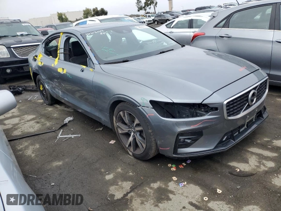 2019 Volvo S60 R-Design with VIN 7JRA22TMXKG013780, listed as a Copart auction lot 38024374 with 48,762 mi miles. Bid and sale history available at carsss.com. Image 4.