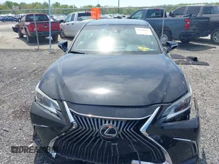 2019 Lexus ES 350 with VIN 58ABZ1B12KU038078, listed as a IAAI auction lot 42143836 with 50,741 mi miles and . Bid and sale history available at DreamBid. Image 12.