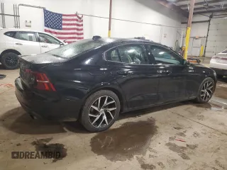 2020 Volvo S60 Momentum with VIN 7JR102FK1LG048712, listed as a Copart auction lot 42455764 with 17,512 mi miles. Bid and sale history available at carsss.com. Image 3.
