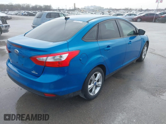 2014 Ford Focus SE with VIN 1FADP3F29EL374822, listed as a IAAI auction lot 41822631 with 221,719 mi miles. Bid and sale history available at carsss.com. Image 4.