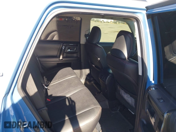 2018 Toyota 4Runner SR5 with VIN JTEBU5JR4J5587343, listed as a IAAI auction lot 41323145 with 51,136 mi miles. Bid and sale history available at carsss.com. Image 8.