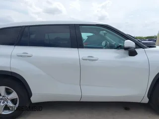 2022 Toyota Highlander LE with VIN 5TDZZRAH4NS090313, listed as a IAAI auction lot 42137543 with 81,954 mi miles and . Bid and sale history available at DreamBid. Image 13.