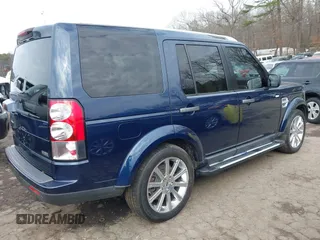 2011 Land Rover LR4 HSE z VIN SALAG2D4XBA576516, wystawiony jako IAAI lot #41542121 z przebiegiem 101 750 mil mil oraz . Historia ofert i sprzedaży dostępna na DreamBid. Obrazek 4.