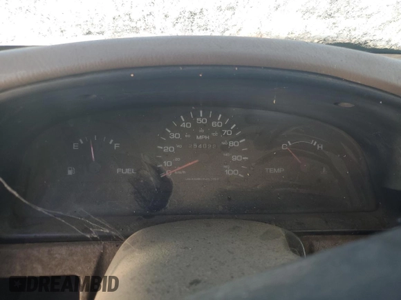 1996 Nissan Frontier XE z VIN 1N6SD11Y1TC316952, wystawiony jako Copart lot #79935534 z przebiegiem 254 022 mil mil oraz Czysty tytuł • Clean title. Historia ofert i sprzedaży dostępna na DreamBid. Obrazek 9.