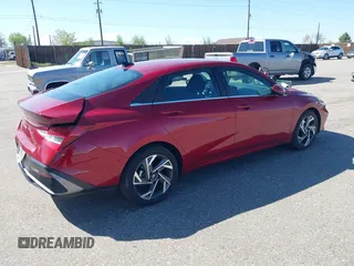 2025 Hyundai Elantra SEL Convenience with VIN KMHLS4DG0SU861661, listed as a IAAI auction lot 42178392 with 20,518 mi miles and . Bid and sale history available at DreamBid. Image 4.