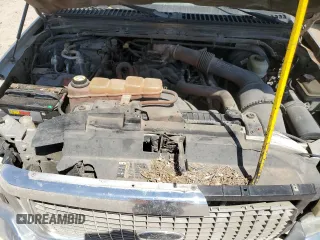 2004 Ford Excursion Special Serv z VIN 1FMNU40L64EA37649, wystawiony jako Copart lot #53035345 z przebiegiem 246 424 mil mil oraz Szkoda całkowita • Salvage title. Historia ofert i sprzedaży dostępna na DreamBid. Obrazek 11.