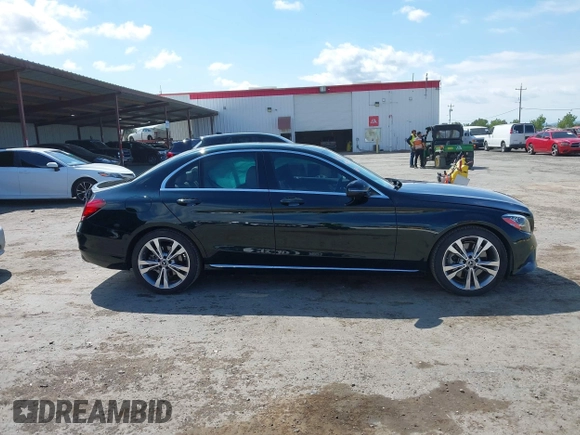 2019 Mercedes-Benz C 300 z VIN 55SWF8DB0KU307190, wystawiony jako IAAI lot #42064216 z przebiegiem 152 907 mil mil oraz . Historia ofert i sprzedaży dostępna na DreamBid. Obrazek 13.