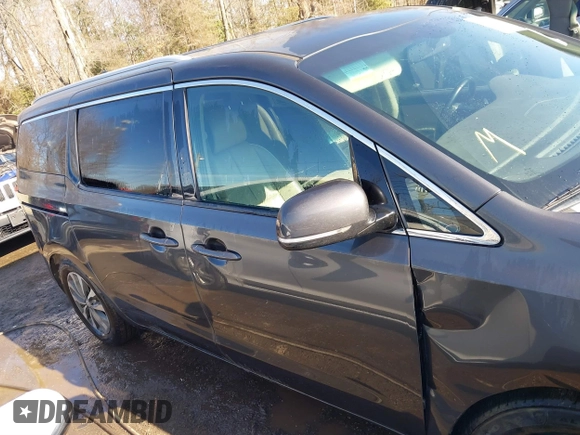 2016 Kia Sedona EX with VIN KNDMC5C11G6140723, listed as a IAAI auction lot 41430752 with 175,981 mi miles. Bid and sale history available at carsss.com. Image 13.