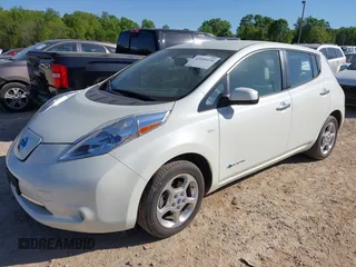 2011 Nissan LEAF SL-e with VIN JN1AZ0CP6BT006053, listed as a IAAI auction lot 42056430 with 60,958 mi miles. Bid and sale history available at carsss.com. Image 2.