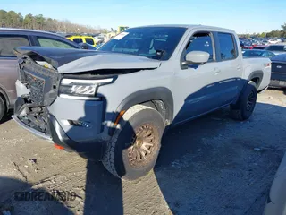 2022 Nissan Frontier SV z VIN 1N6ED1EJ0NN629038, wystawiony jako IAAI lot #41313351 z przebiegiem 98 234 mil mil oraz . Historia ofert i sprzedaży dostępna na DreamBid. Obrazek 14.