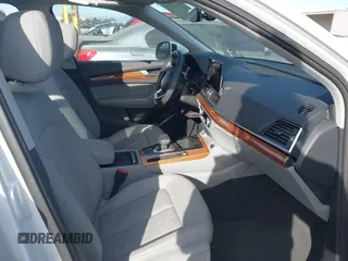 2022 Audi Q5 S line Premium z VIN WA1GAAFY3N2101201, wystawiony jako IAAI lot #41263245 z przebiegiem 28 361 mil mil oraz . Historia ofert i sprzedaży dostępna na DreamBid. Obrazek 5.