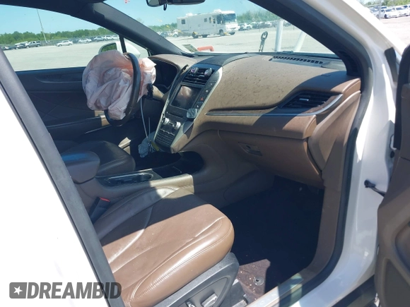2018 Lincoln MKC Reserve with VIN 5LMCJ3C99JUL32057, listed as a IAAI auction lot 41983726 with 103,222 mi miles and . Bid and sale history available at DreamBid. Image 5.