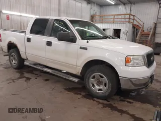 2008 Ford F-150 XLT z VIN 1FTPW14V88FB41674, wystawiony jako IAAI lot #42579753 z przebiegiem 239 383 mil mil oraz . Historia ofert i sprzedaży dostępna na DreamBid. Obrazek 1.