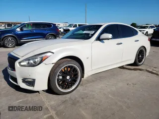 2016 Infiniti Q70 z VIN JN1BY1AP5GM220064, wystawiony jako Copart lot #61359045 z przebiegiem 149 178 mil mil oraz Czysty tytuł • Clean title. Historia ofert i sprzedaży dostępna na DreamBid. Obrazek 1.